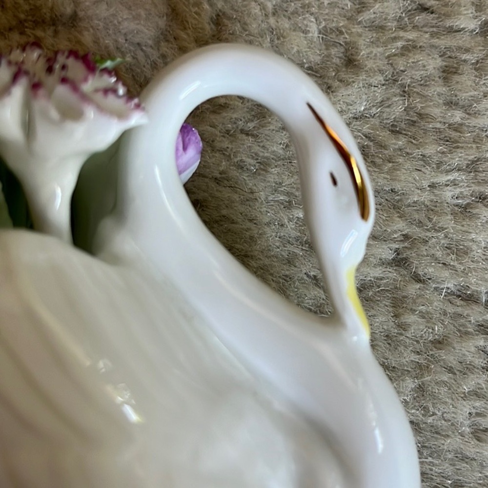 Royal Doulton Swan - Picture 5 of 11